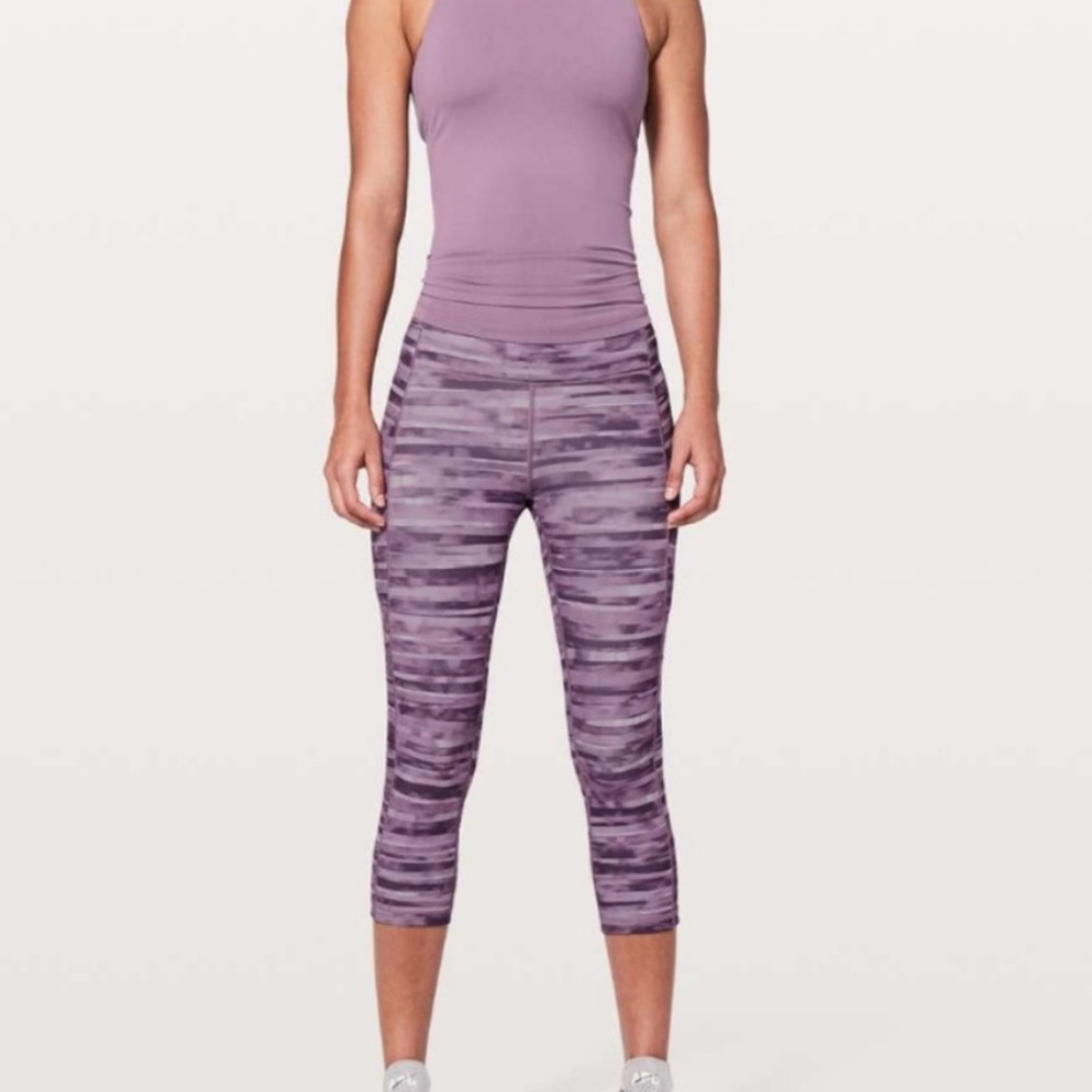 Lululemon Speed Up Crop 21” size 4